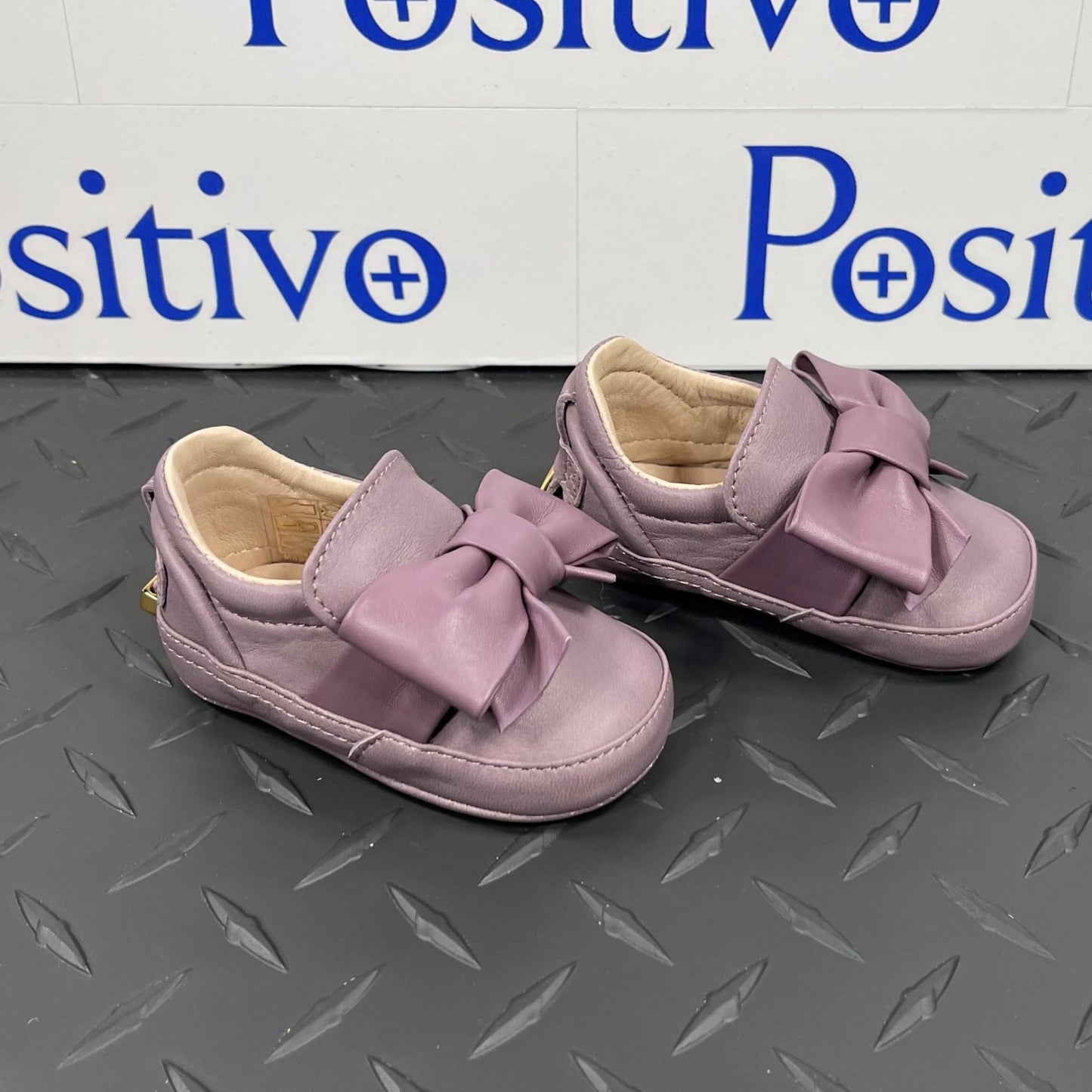 Buscemi Baby 40MM Baby Bow Lilla/Lilla Leather Sneakers | Positivo Clothing