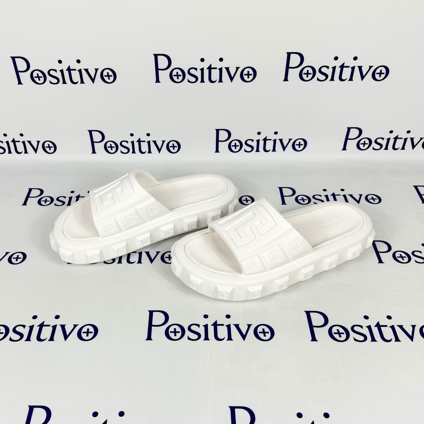 Balmain Womens White Ari Rubber Slides Sandals | Positivo Clothing