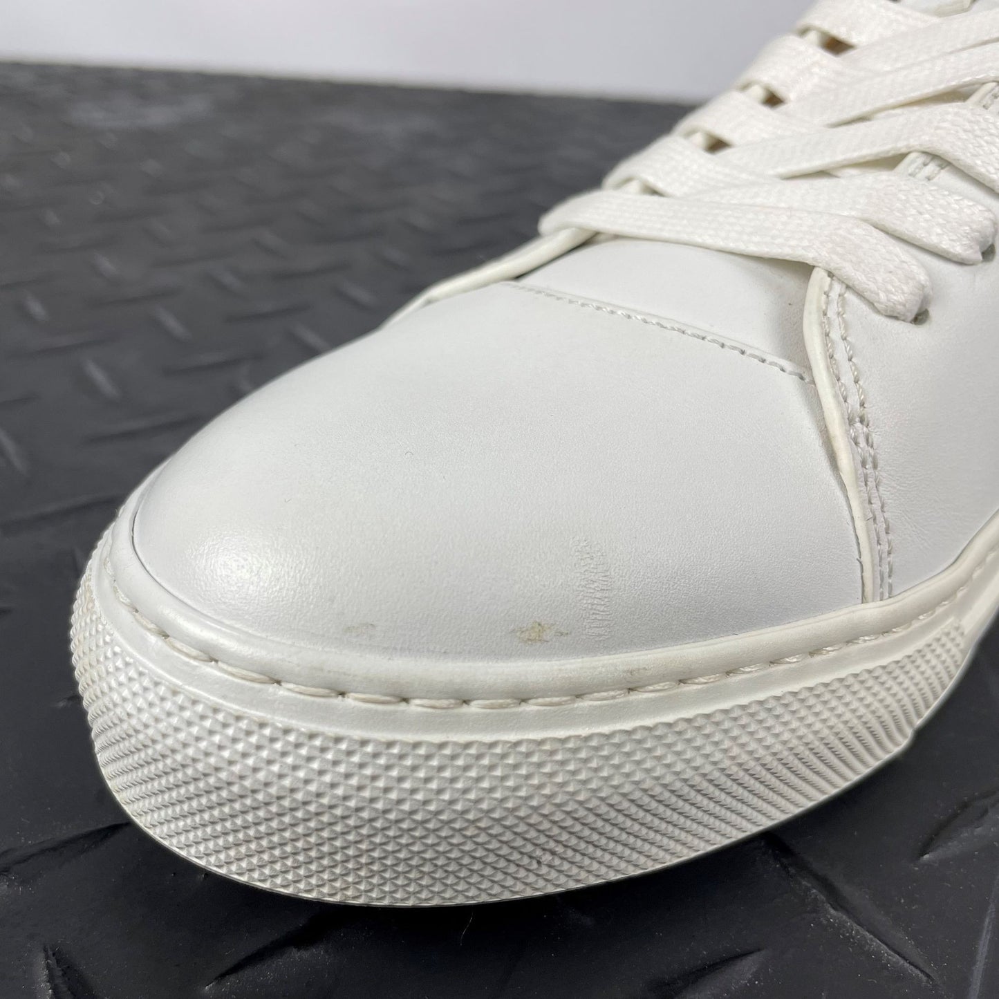 Buscemi Mens 100MM Buckle White Leather Sneakers | Positivo Clothing