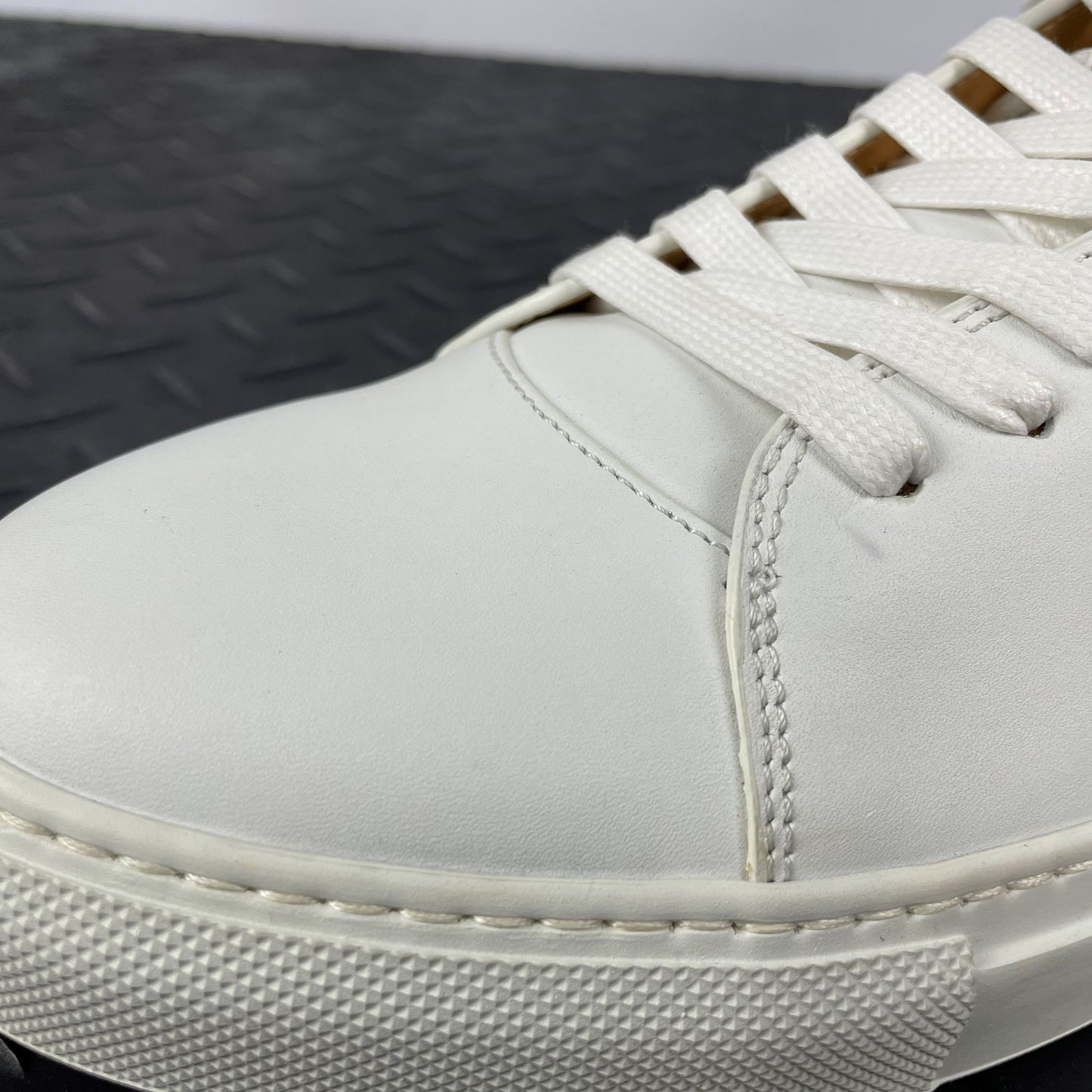 Buscemi Mens 100MM Buckle White Leather Sneakers | Positivo Clothing