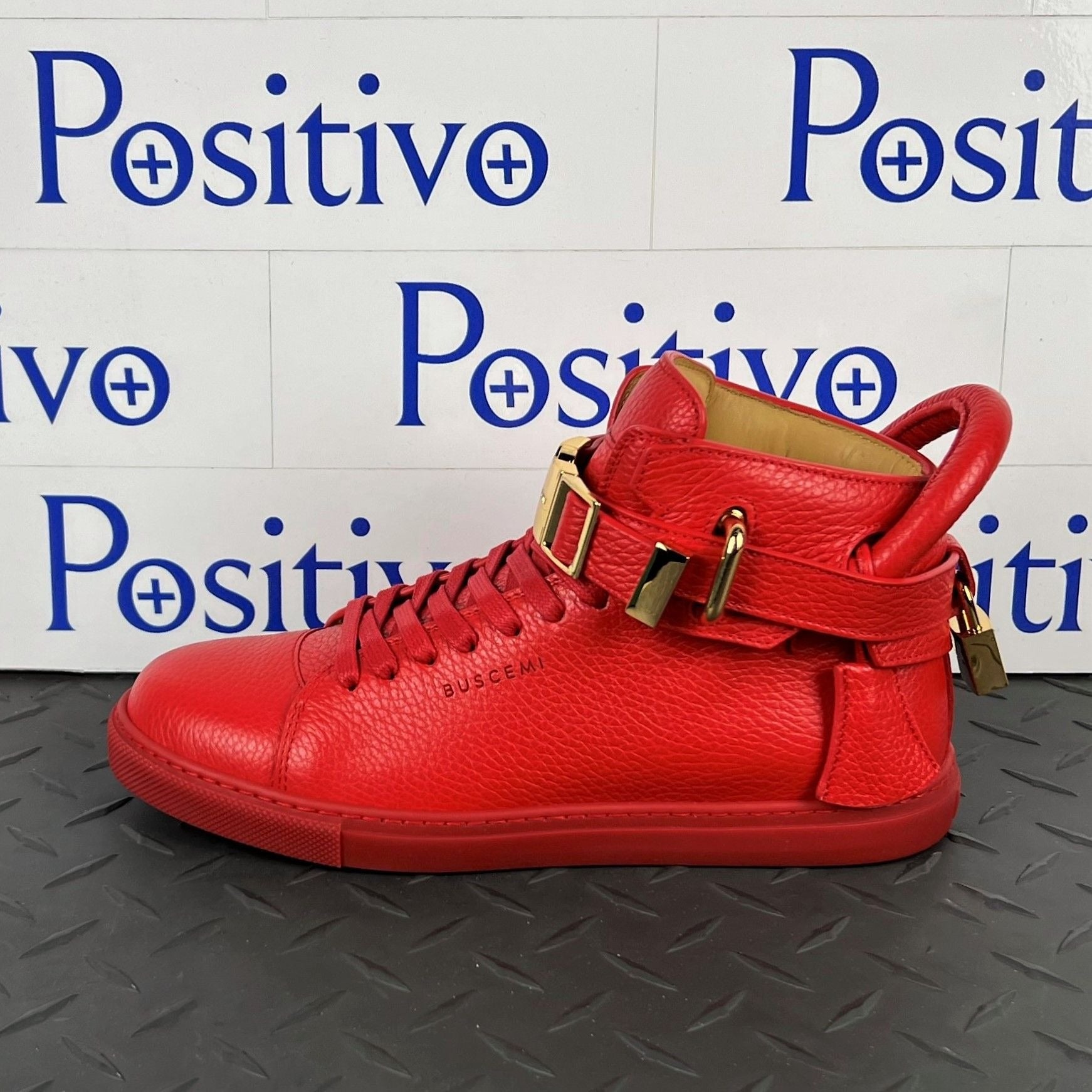 Buscemi Positivo Clothing