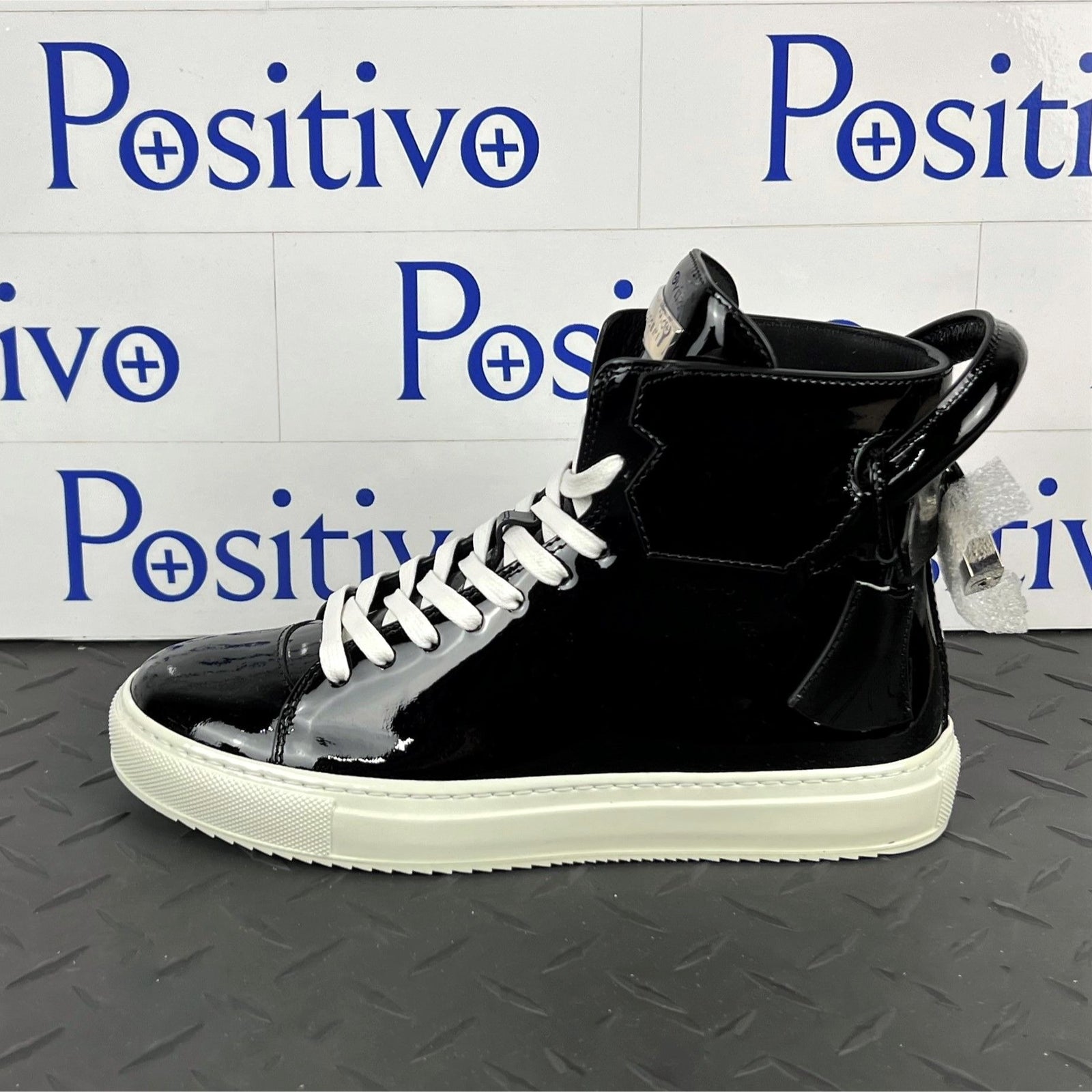 Buscemi Positivo Clothing