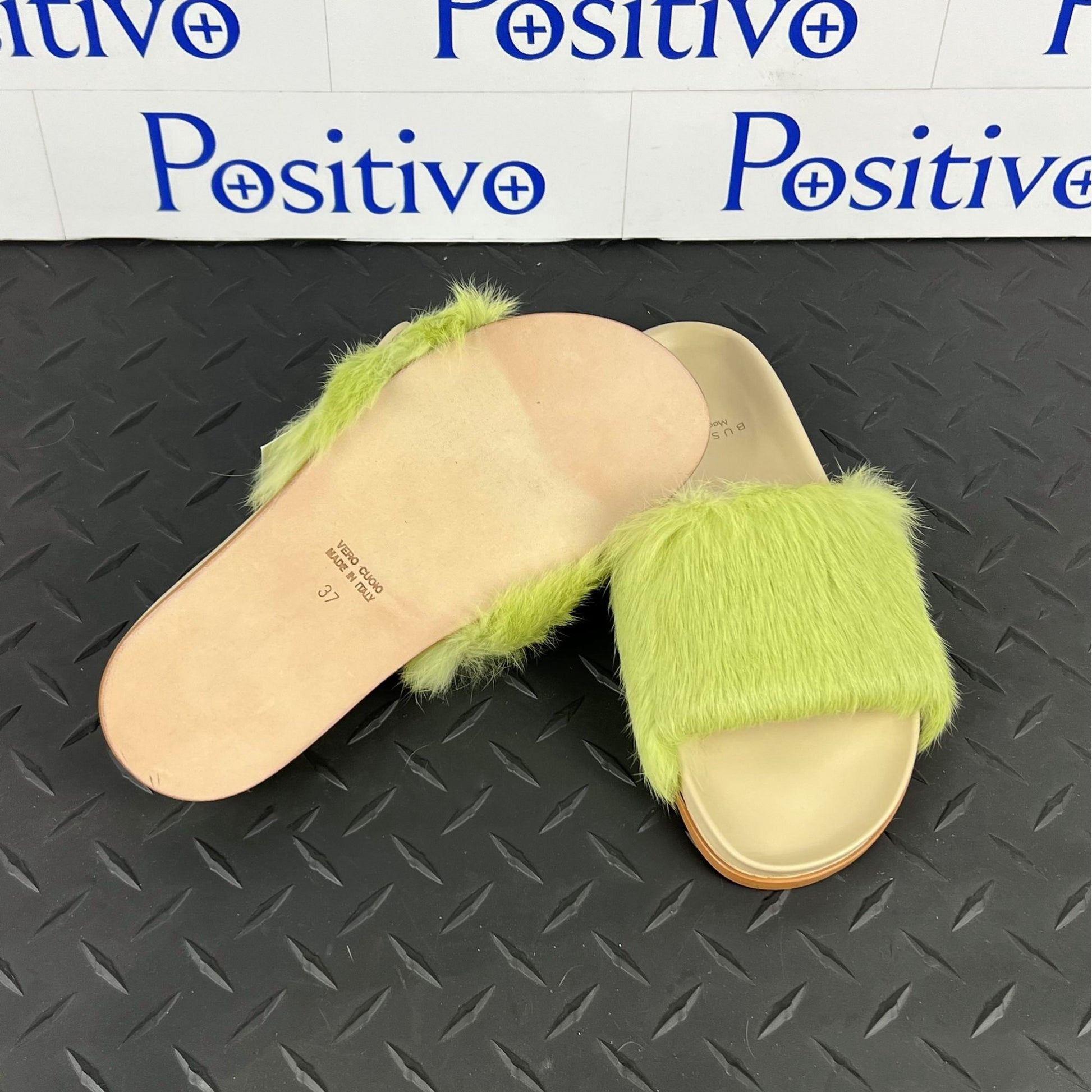 Buscemi Womens Slide Fur Clot Green Leather Slippers | Positivo Clothing