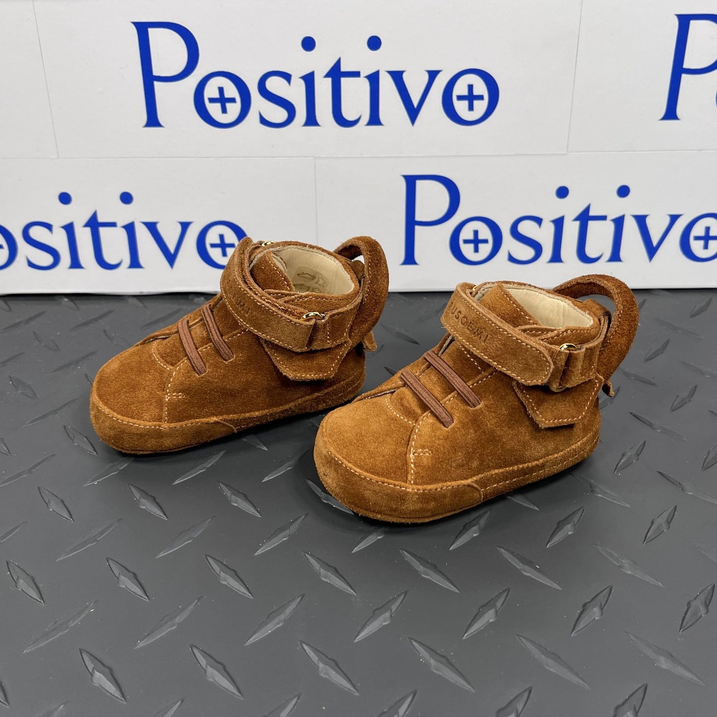 Buscemi 100MM Baby Ippocastano Leather Sneakers | Positivo Clothing